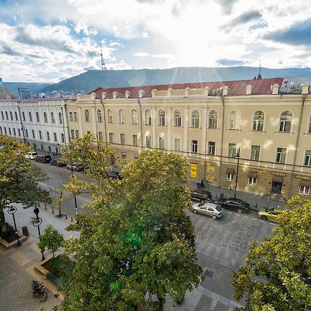 Luxury Apartments On Central Avenue Тбилиси Экстерьер фото